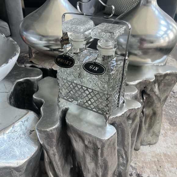 Vintage MCM whiskey, gin bar caddy, set with lock and key your not ordinary - Picture 7 of 14